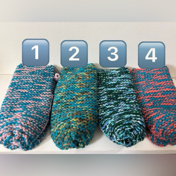 🧶🧡 HAND KNITTED SLIPPERS 🧡🧶 - Picture 6 of 8